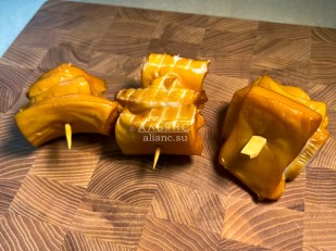 Сельдь Иваси х\к: Шашлычок из кальмара х/к