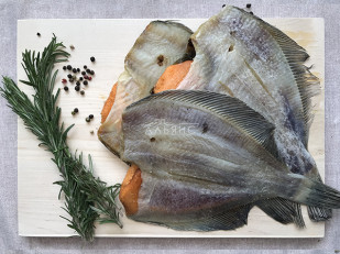 Икра воблы вяленая: Камбала камчатская вяленая с икрой