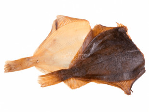 Корюшка вяленая с икрой (21+): Камбала холодного копчения